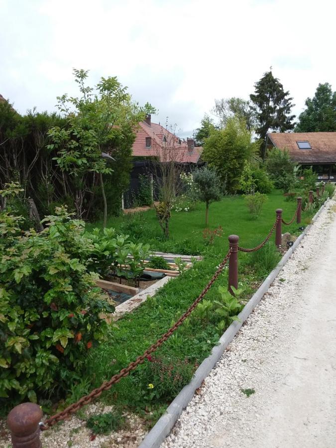 Отель Chez Marie Ange Et Clovis Rumilly-les-Vaudes Экстерьер фото